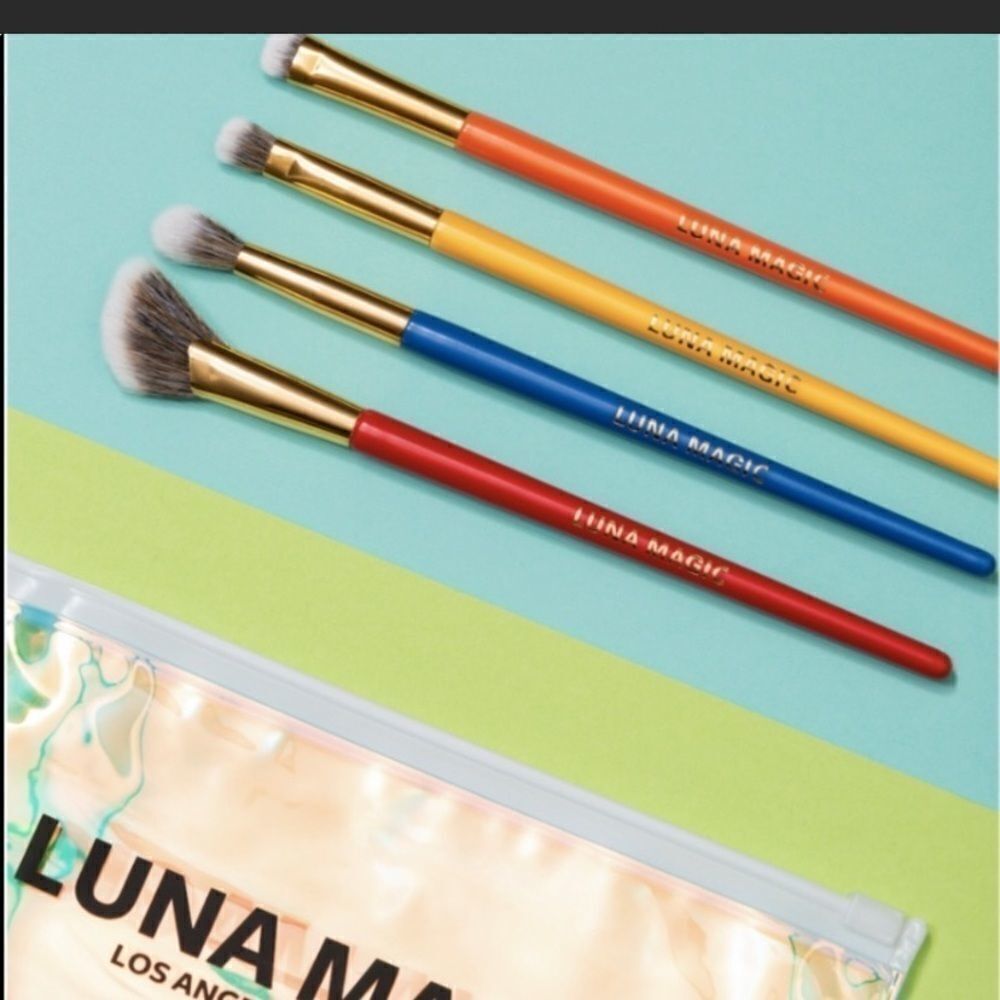 𝅺LUNA Magic • make up brushes